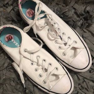 White converse chucks